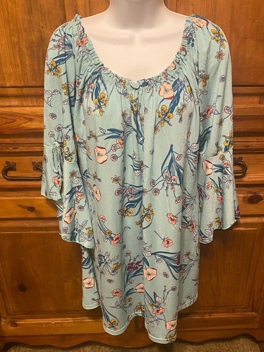 NWT Boho Cottagecore Lildy Blue Floral Tie
Sleeve Tunic Top L/XL